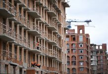 Путин призвал выровнять цены на рынке жилья