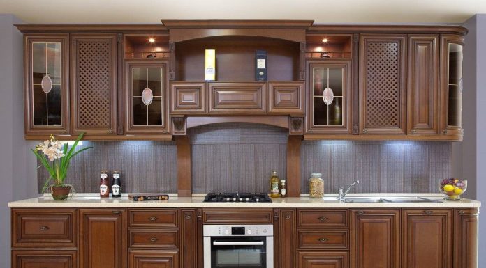 Кухни из массива — прочность и элегантность в каждой детали