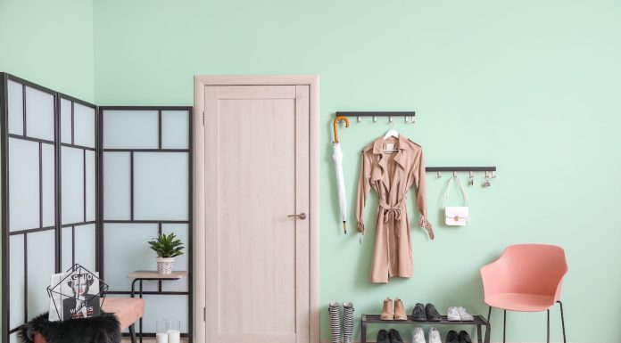 Наведем порядок в прихожей: малогабаритная мебель, которая сможет помочь