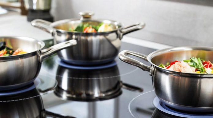 Как очистить индукционную варочную панель Ariston от пригоревших пятен