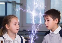 Как работает стабилизатор напряжения