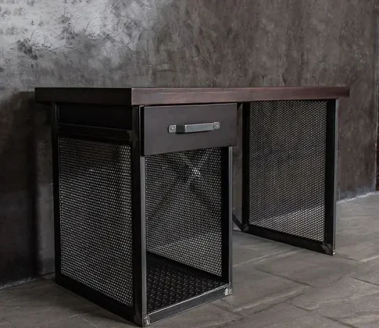 Компьютерный стол в стиле лофт: особенности, преимущества и советы по выбору