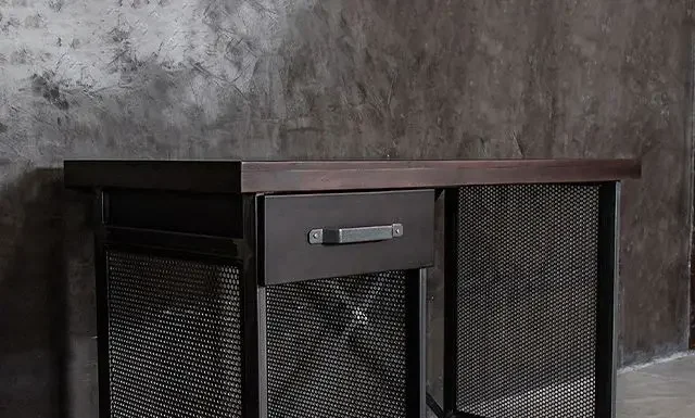 Компьютерный стол в стиле лофт: особенности, преимущества и советы по выбору