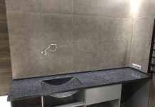 Столешницы из искусственного камня в ванной: стиль, практичность и долговечность