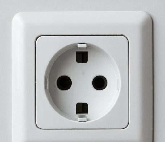 Электрические розетки: устройство, разновидности и правила эксплуатации
