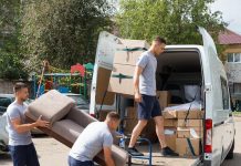Недорогая перевозка мебели с грузчиками: как организовать переезд без переплат