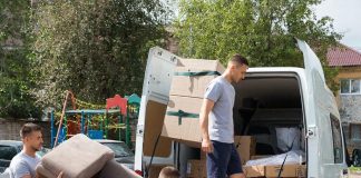 Недорогая перевозка мебели с грузчиками: как организовать переезд без переплат