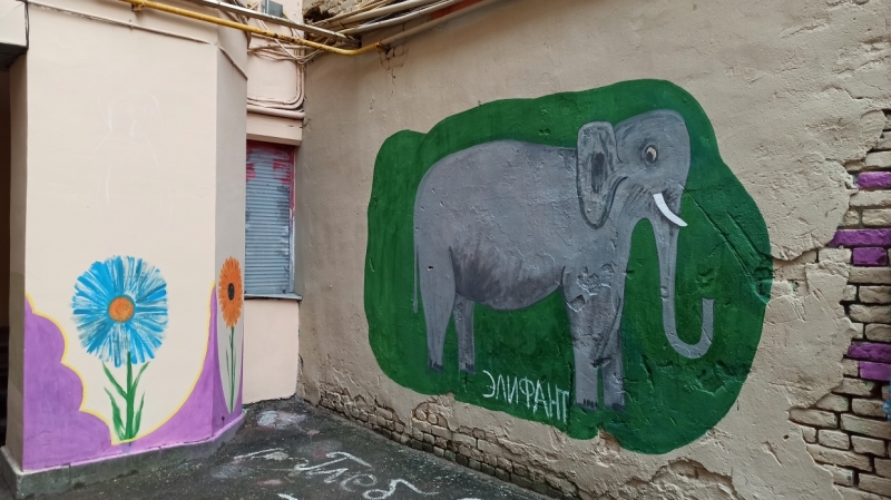 Автору «двора Нельсона» могут подыскать новое место для граффити