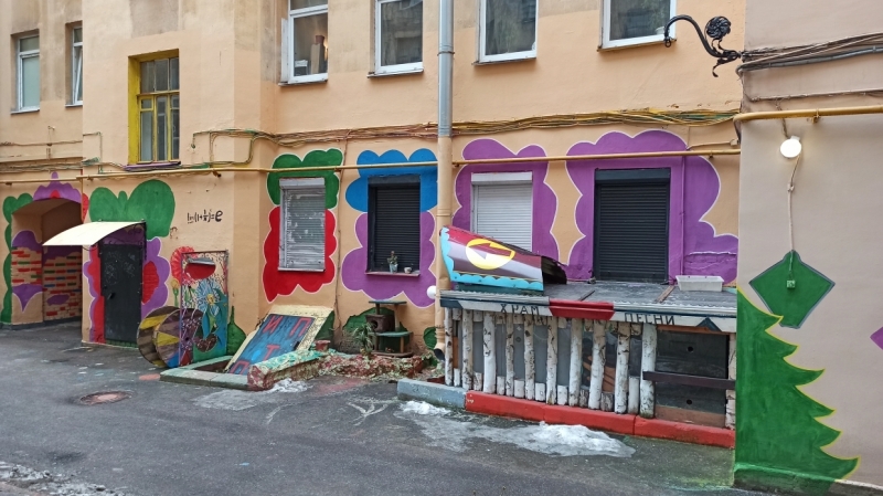 Автору «двора Нельсона» могут подыскать новое место для граффити