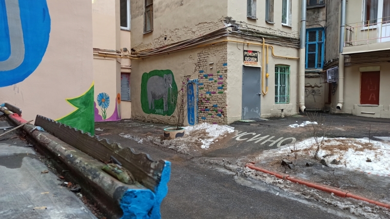 Автору «двора Нельсона» могут подыскать новое место для граффити