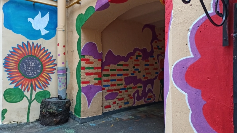 Автору «двора Нельсона» могут подыскать новое место для граффити