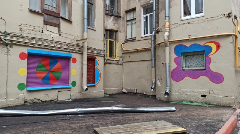 Автору «двора Нельсона» могут подыскать новое место для граффити