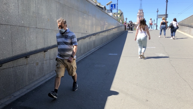 Беглов назвал причину очередного роста заболеваемости ковидом в Петербурге