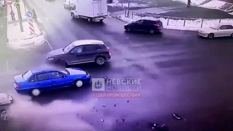 BMW и Mercedes жестко встретились на улице Есенина