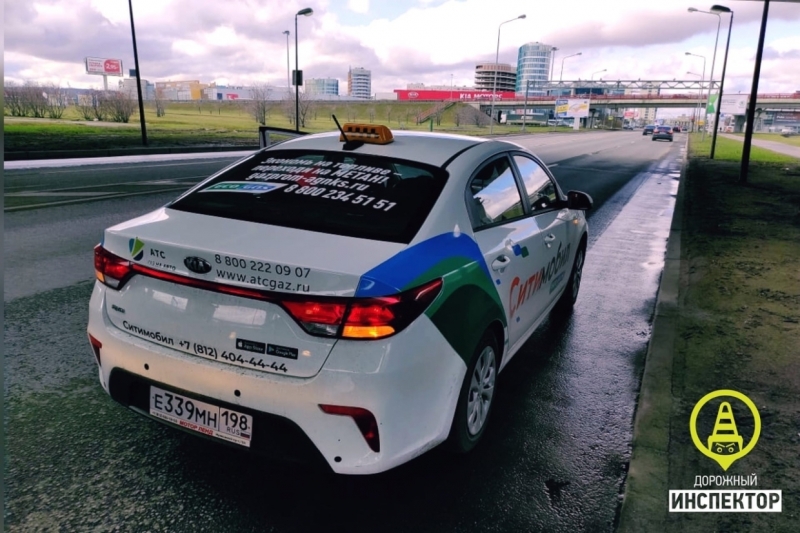 Более 450 машин такси изъяли в Петербурге за пять дней после рейдов полиции