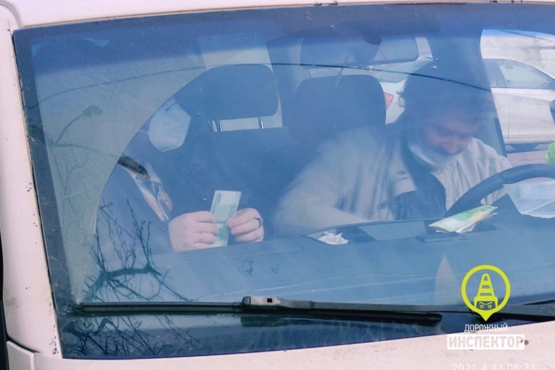 Более 450 машин такси изъяли в Петербурге за пять дней после рейдов полиции