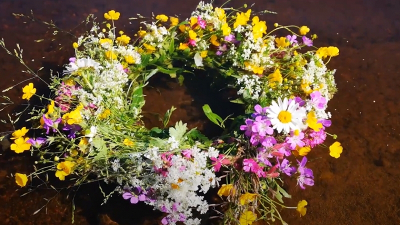 Буйство зелени, караваи и запрет на работу: как православные отмечают Троицу