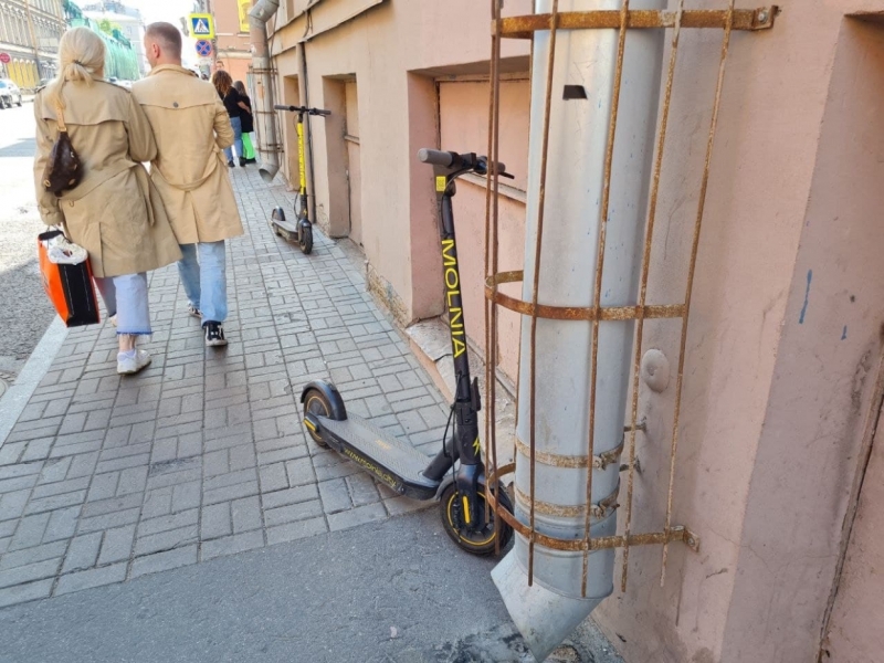 «Деградация вакуума»: когда электросамокаты Петербурга уйдут в «зимнюю спячку»