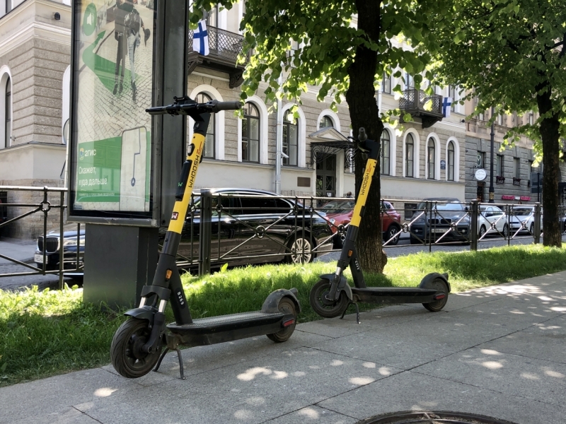 «Деградация вакуума»: когда электросамокаты Петербурга уйдут в «зимнюю спячку»