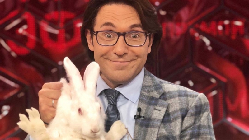 «Деньги не пахнут же»: Малахов разозлил телезрителей «травлей» больной МакSим