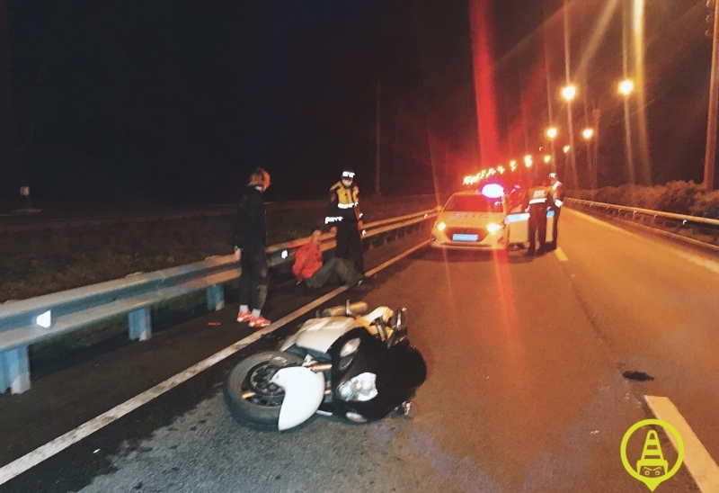 Десять автомобилей ДПС ловили мотоциклиста-лихача в Петербурге