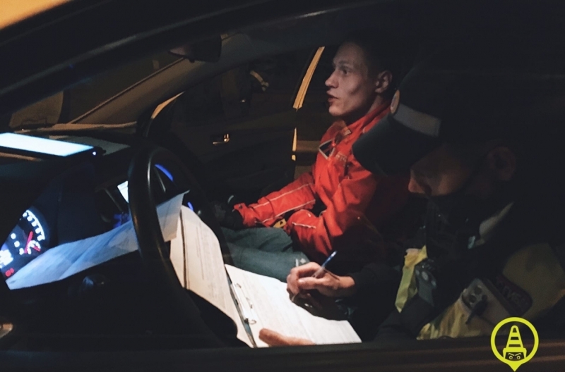 Десять автомобилей ДПС ловили мотоциклиста-лихача в Петербурге