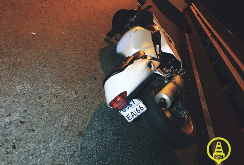 Десять автомобилей ДПС ловили мотоциклиста-лихача в Петербурге