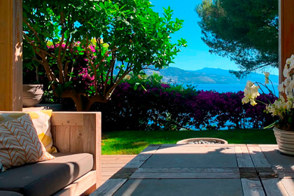 Дом Дольче и Габбаны выставили на продажу во Франции