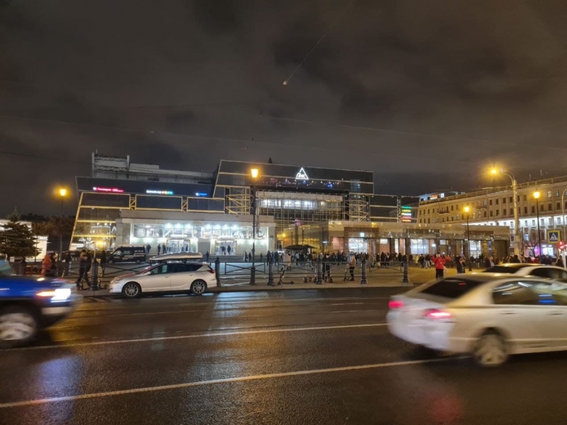 Движение троллейбусов и трамваев в центре Петербурга возобновили