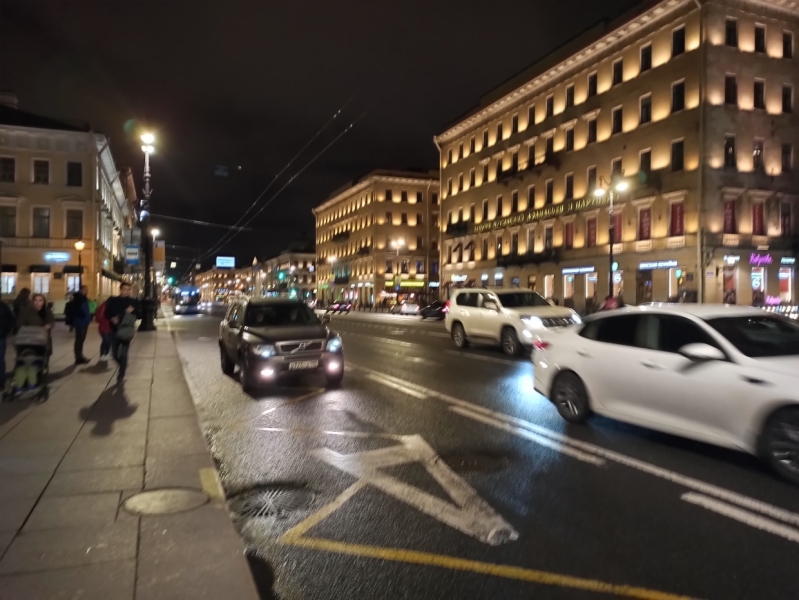 Движение троллейбусов и трамваев в центре Петербурга возобновили