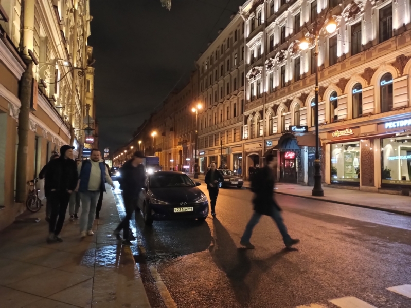 Движение троллейбусов и трамваев в центре Петербурга возобновили