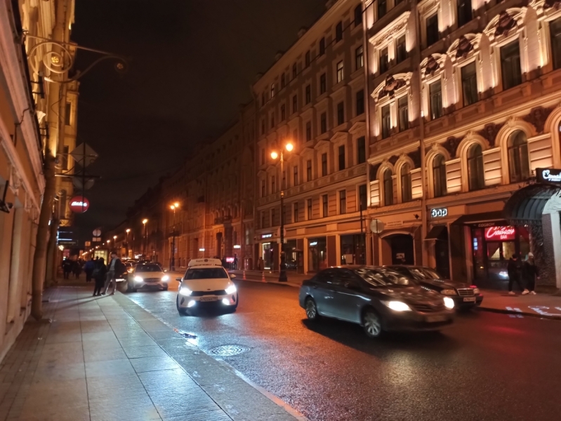 Движение троллейбусов и трамваев в центре Петербурга возобновили