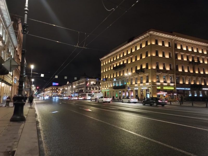 Движение троллейбусов и трамваев в центре Петербурга возобновили