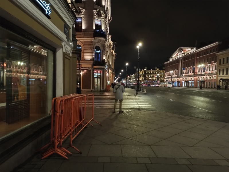 Движение троллейбусов и трамваев в центре Петербурга возобновили