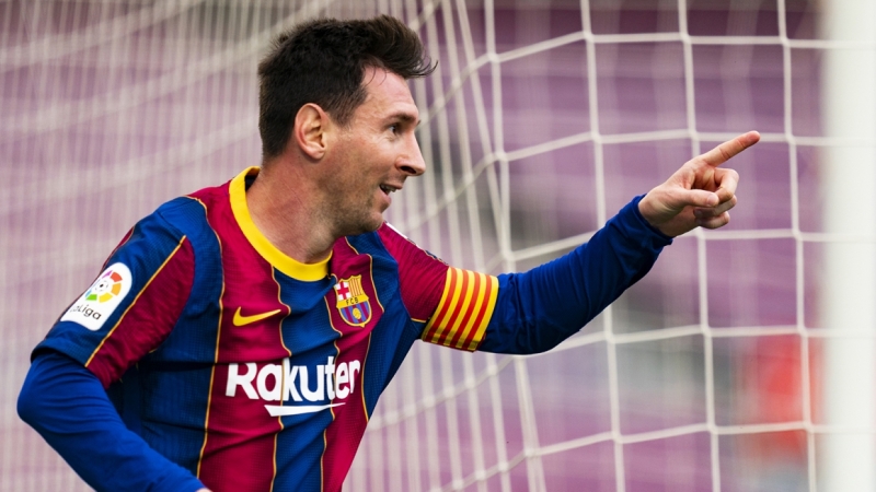 «Это мой дом»: Месси не сдержался и расплакался на прощании с болельщиками «Барселоны»