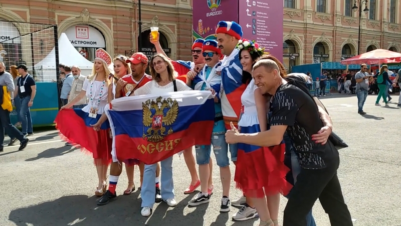 Евро-2020 в Петербурге: болельщики называют победу сборной России чудом, но все равно верят