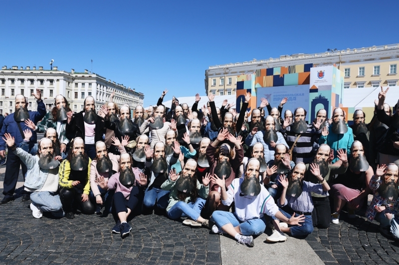 Флешмоб «танцующих Достоевских» попал на видео