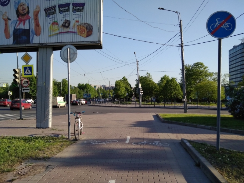 Где расположена самая «скандальная» велодорожка Петербурга, и можно ли овелодорожить весь город