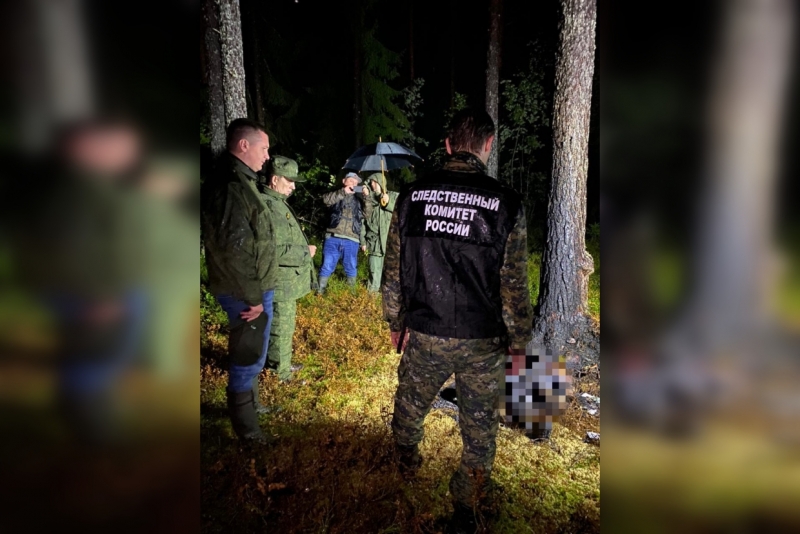 Группа следователей Ленобласти прибыла к месту обнаружения двух обгоревших тел