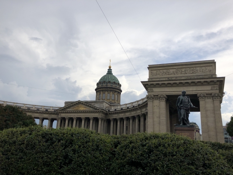 Холод и дожди: петербуржцы продолжат мерзнуть на улице 24 сентября