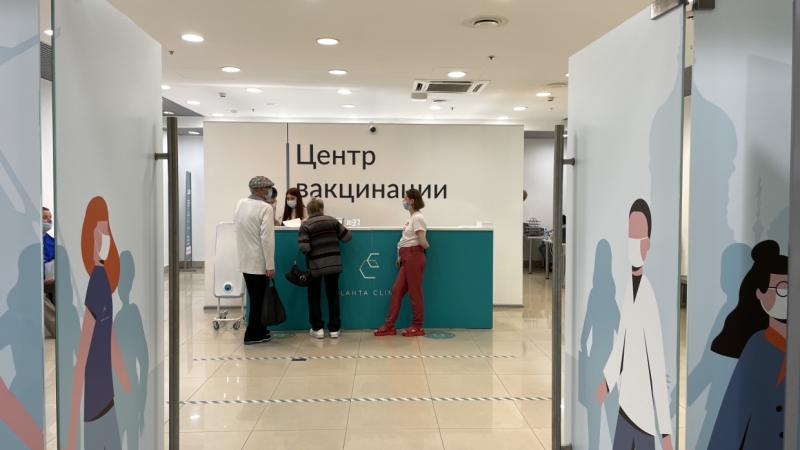 «Хвост» из привитых: врачи объяснили заболеваемость ковидом после вакцинации