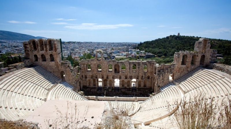 Или сам или жди: петербуржцам дадут путевки в Грецию не раньше 15 мая