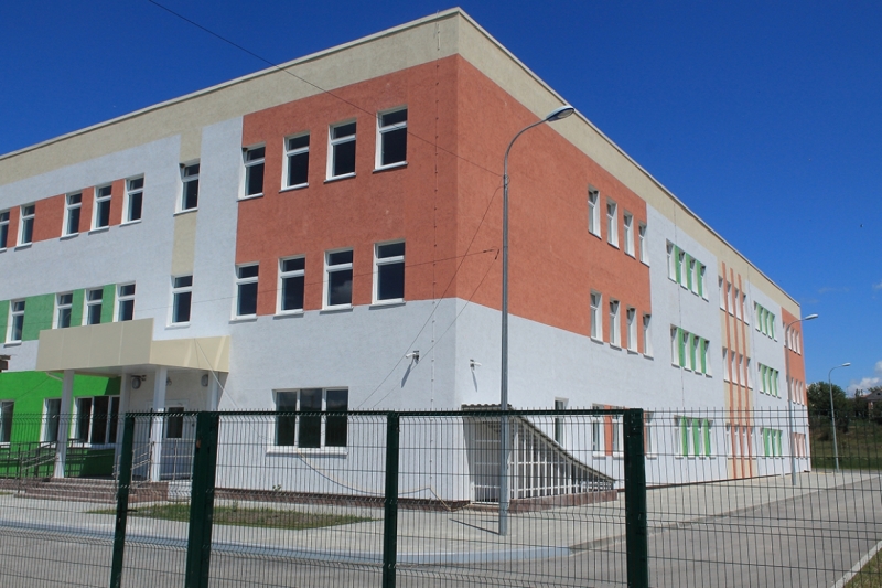 К 1 сентября в Приморском и Курортном районах построят три школы