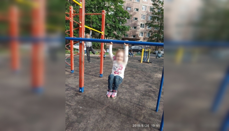 Как детская площадка на Маршала Новикова превратилась в «мяч для жонглирования» чиновников