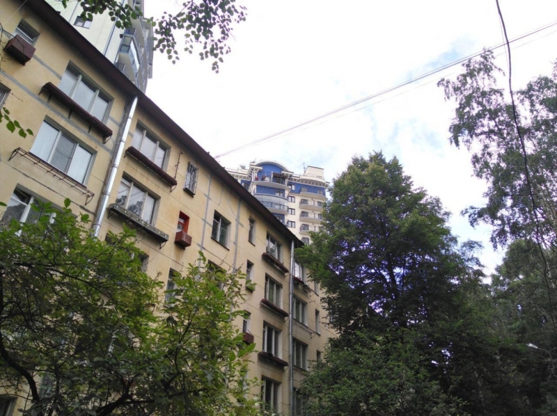 Какую опасность скрывают старые хрущевки Петербурга