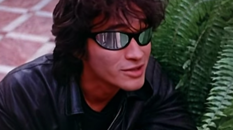 Камень с места гибели Цоя привезли из Латвии в Петербург