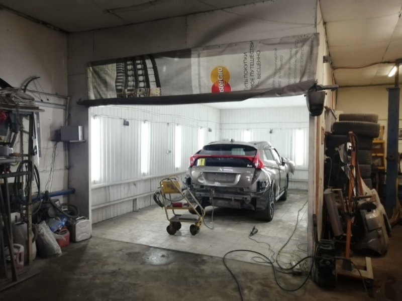 ККИ снес незаконный склад на Митрофаньевском, в котором торговали алкоголем