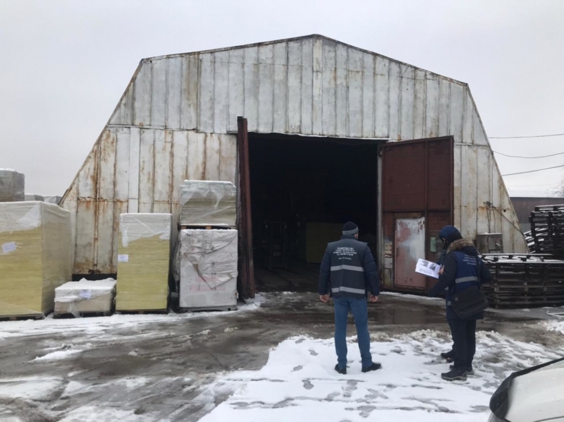 ККИ снес незаконный склад на Митрофаньевском, в котором торговали алкоголем