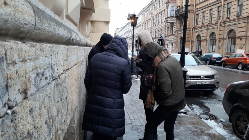 Курильщики Петербурга за время пандемии стали чаще покупать табак