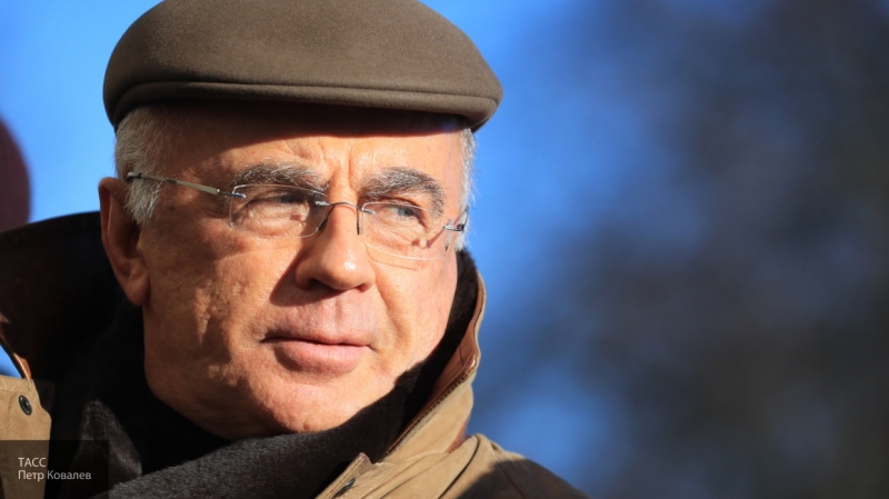 Ловелас Запесоцкий разводится с молодой женой